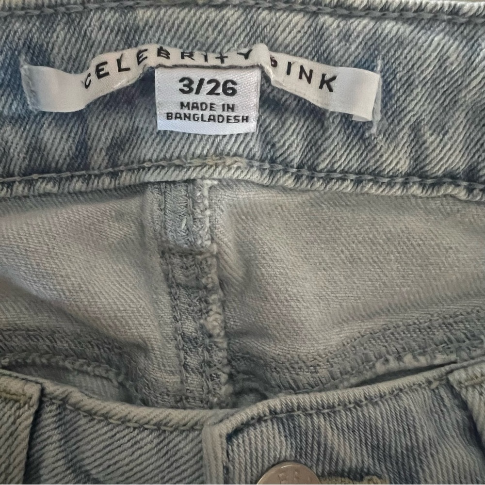High Rise Light Blue Jeans - Picture 3 of 6